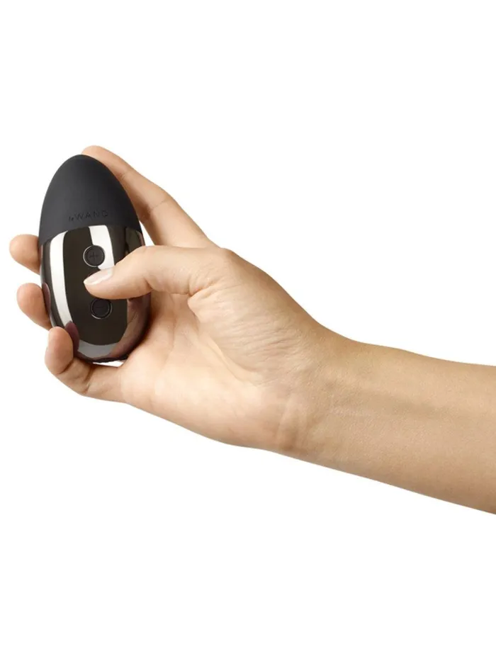 Le Wand Vibrators Le Wand Chrome Collection Point Vibrator