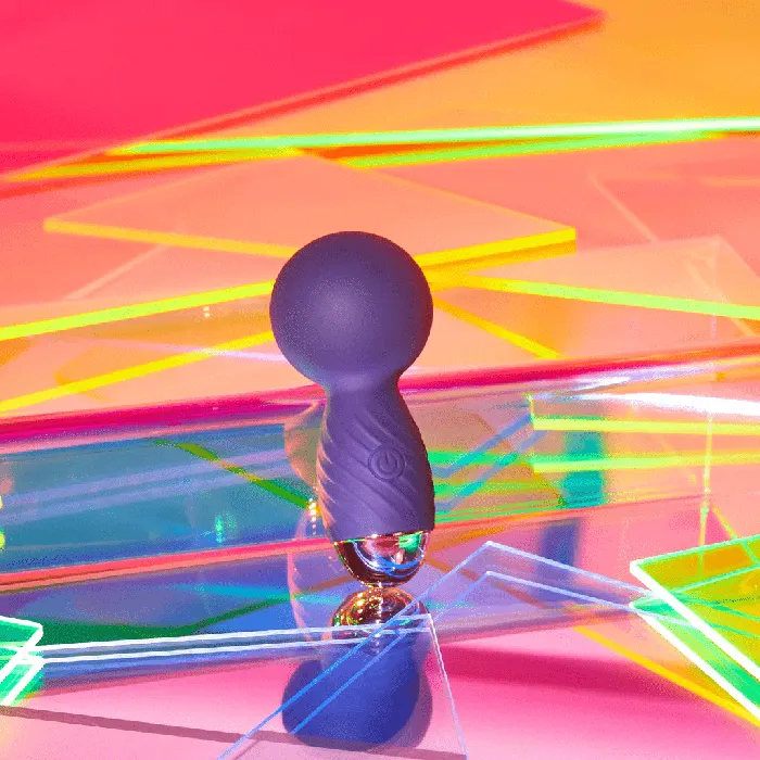 Vibrators Love To Love Love to Love Itsy Bitsy Mini Wand Vibrator