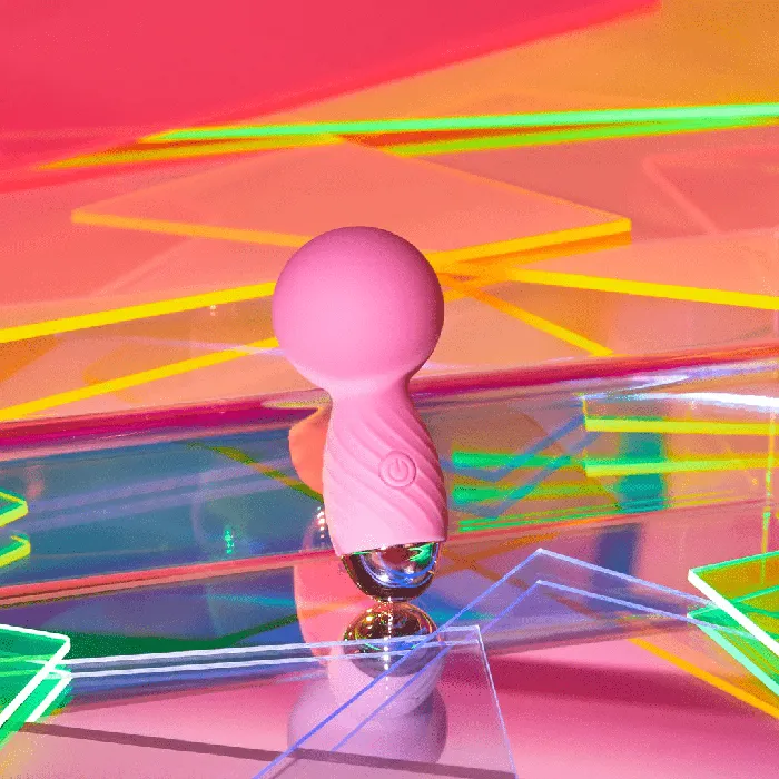Vibrators Love To Love Love to Love Itsy Bitsy Mini Wand Vibrator