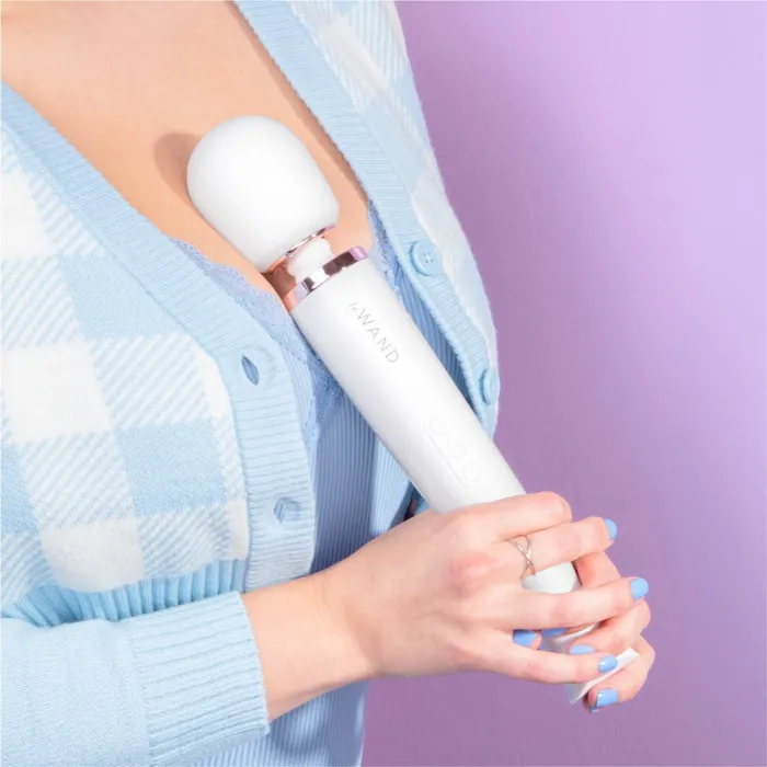 LE Wand Female Sex Toys Rechargeable Vibrating Massager White